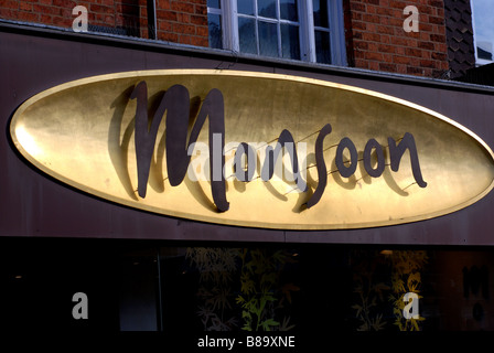 Monsoon shop segno, Solihull, England, Regno Unito Foto Stock