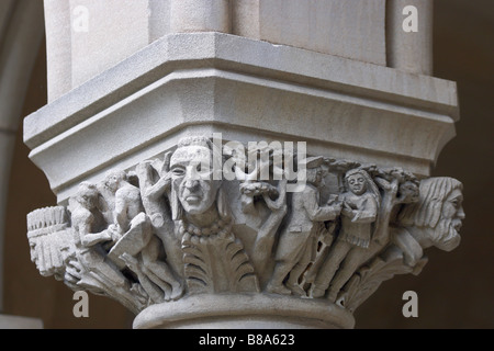 Incisioni su una colonna capitale della Cattedrale Nazionale di Washington DC che raffigura simboli dei Nativi Americani Foto Stock