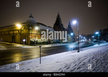 Kelvin Hall International Sports Arena di notte in inverno la neve Foto Stock