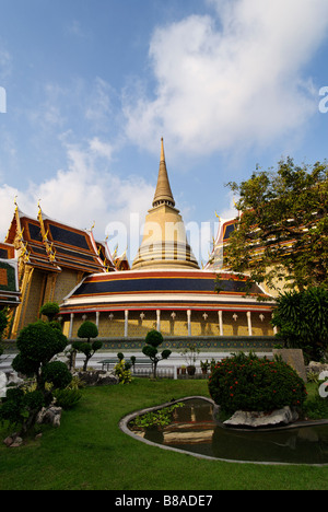 Chedi e tempio motivi Wat Ratchabophit tempio nel centro di Bangkok in Thailandia Foto Stock