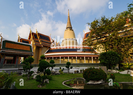 Chedi e tempio motivi Wat Ratchabophit tempio nel centro di Bangkok in Thailandia Foto Stock