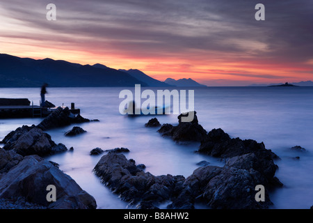 Orebić all'alba, la penisola di Sabbioncello, Dalmazia, Croazia Foto Stock