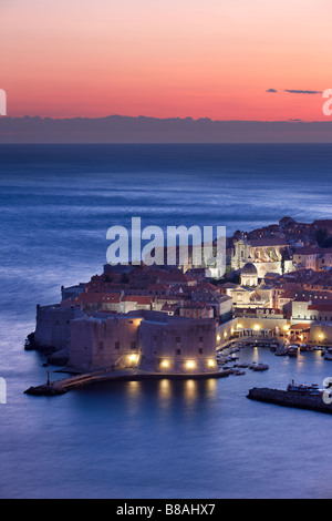 Il vecchio porto cittadino crepuscolo Dubrovnik Dalmazia Croazia Foto Stock