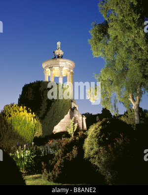 Burns monumento di notte, Alloway village, Ayr, Ayrshire, regione di Strathclyde, Scozia, Regno Unito . Foto Stock