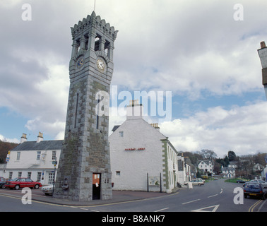 Stone clocktower, Gatehouse of Fleet village, Dumfries & Galloway, Scotland, Regno Unito. Foto Stock