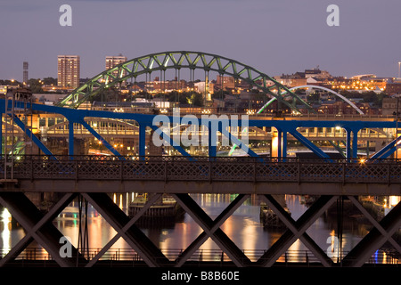 I ponti della Tyne, Newcastle Gateshead. King Edwards VI Ponte Queen Elizabeth Bridge, Tyne Bridge e Millennium Bridge Foto Stock