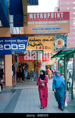 Kuala Lumpur Malaysia Malaysian Jalan Masjid India e Jalam Tuanku Abdul Rahman musulmani indiani quartiere arabo shopping mall Foto Stock