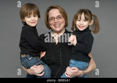 Ritratto Mom gemelli Foto Stock