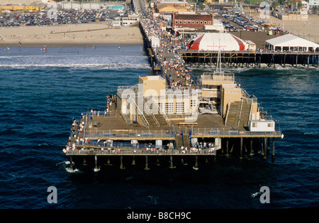 Vista aerea del molo di Santa Monica e la spiaggia Foto Stock