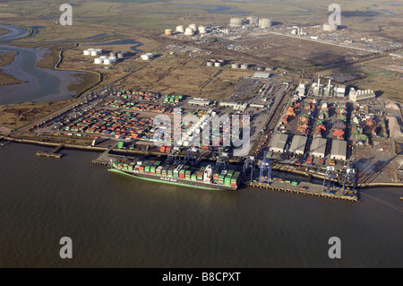 Il porto di Thamesport UK visto dall'aria Foto Stock