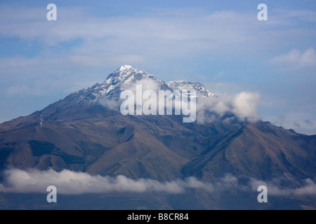 Vulcano Illiniza - Illiniza Sur (5,248 m) e Illiniza Norte (5,126 m), Ecuador America del Sud. 70237 Ecuador Foto Stock