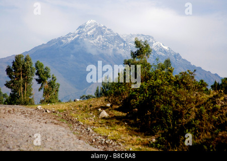 Vulcano Illiniza - Illiniza Sur (5,248 m) e Illiniza Norte (5,126 m), Ecuador America del Sud.70225 Ecuador Foto Stock