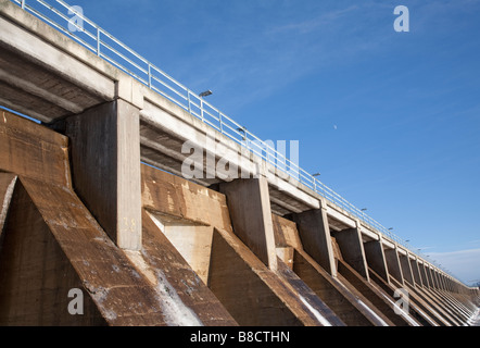 Centrale idroelettrica della diga principale a Merikoski presso il fiume Oulu Oulujoki , Finlandia Foto Stock