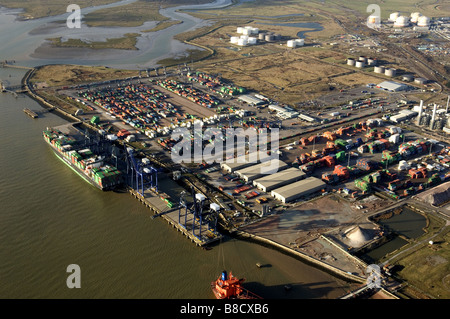 Il porto di Thamesport UK visto dall'aria Foto Stock