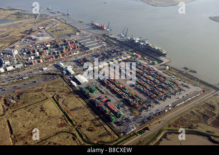 Il porto di Thamesport UK visto dall'aria Foto Stock