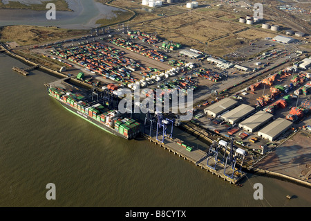 Il porto di Thamesport UK visto dall'aria Foto Stock