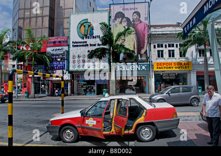 Jalan Bukit Bintang Plaza strada Bintang Walk cabina taxt Kuala Lumpur in Malesia Foto Stock