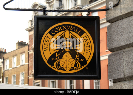 Un segno negozio al di sopra del West Cornwall Pasty Company shop, Covent Garden di Londra. Gen 2009 Foto Stock