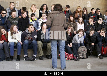 Classe scolastica, Loggia dei Lanzi, in Piazza della Signoria, Firenze, Toscana, Italia Foto Stock