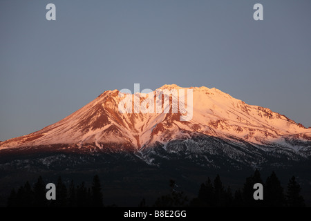 Tramonto sul Monte Shasta California Foto Stock