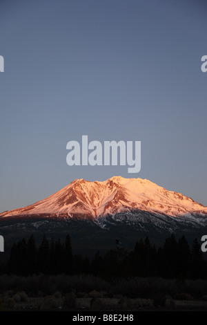 Tramonto sul Monte Shasta California Foto Stock