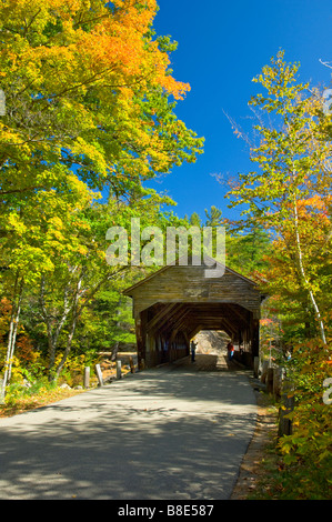 La Albany ponte coperto vicino alla Autostrada Kancamagus nelle White Mountains del New Hampshire USA Foto Stock