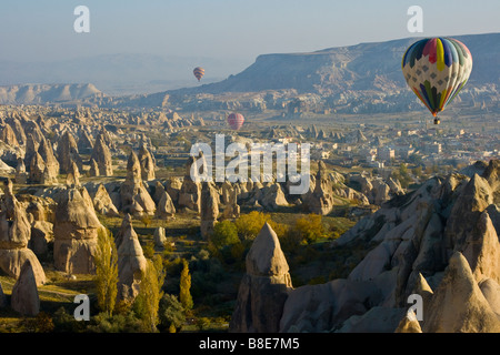 Volo in mongolfiera in Cappadocia Turchia Foto Stock