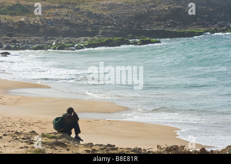 Uomo senegalesi su una spiaggia a Dakar in Senegal Foto Stock