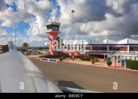 Torre di controllo al Flamingo International Airport Kralendijk Bonaire Island Antille Olandesi Caraibi Foto Stock