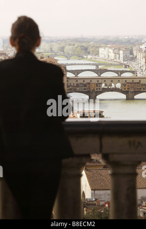Il Ponte Vecchio visto dal Piazzale Michelangelo, Firenze, Toscana, Italia Foto Stock