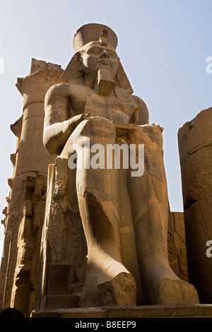 Udienza Ramesse II Colosso nel Tempio di Luxor Foto Stock