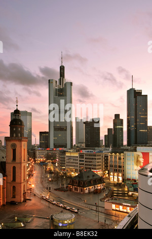 Skyline di Francoforte sul Meno, Germania Foto Stock