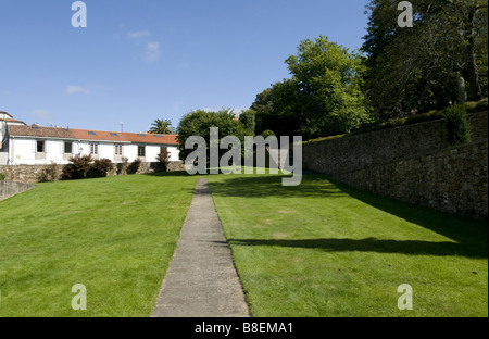 Giardino sul retro del Centro Galego de Arte Contemporaneo (CGAC) in Santiago de Compostela. Di Alvaro Siza Vieira Foto Stock