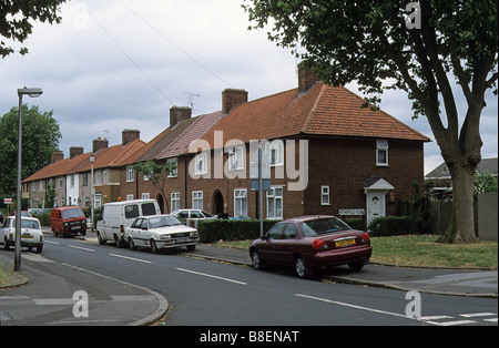 LCC Becontree station wagon, East London, case su strada Hitherfield. Foto Stock