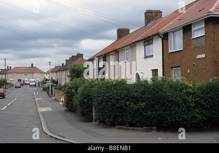 LCC Becontree station wagon, East London, case a schiera su Boulton Road. Foto Stock