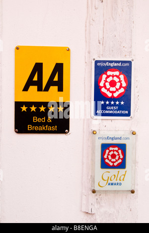 Un AA a cinque stelle bed & breakfast segno al di fuori del Regno Unito bed and breakfast Foto Stock