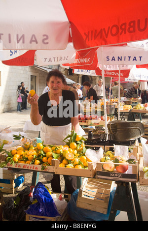 Outdoor mercato di frutta e verdura in Dalmazia Dubrovnik Croazia Europa Foto Stock