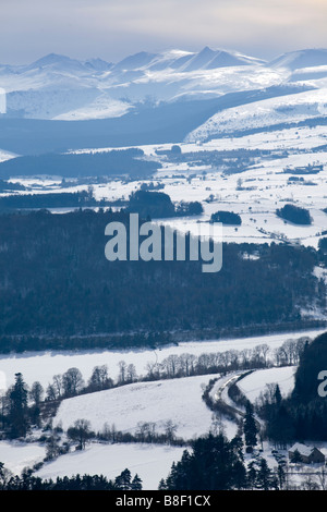 In inverno il massiccio del Sancy (Puy de Dôme - Francia). Le Massif du Sancy, en hiver (Puy de Dôme 63 - Auvergne - Francia). Foto Stock