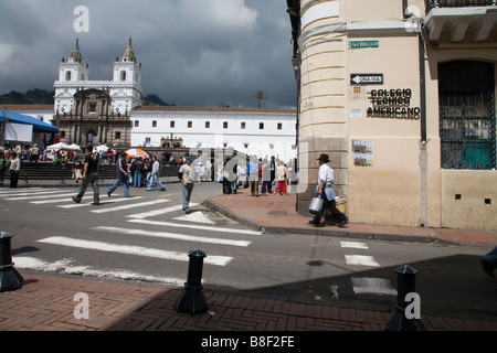 Plaza San Francisco, Quito, Ecuador Foto Stock