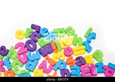 Le lettere magnetiche isolate su un bianco di sfondo per studio Foto Stock