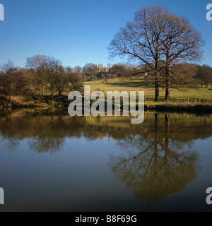 Riflessioni a Hardwick Hall Foto Stock