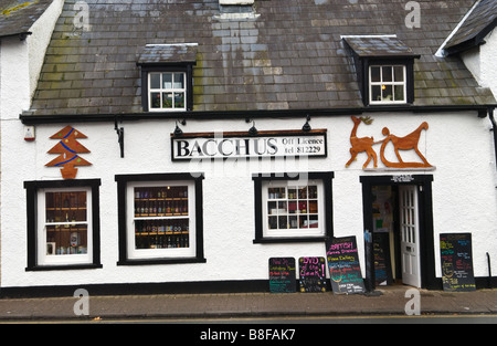 Bacco licenza off la vendita di bevande alcoliche a Crickhowell Powys Wales UK Foto Stock