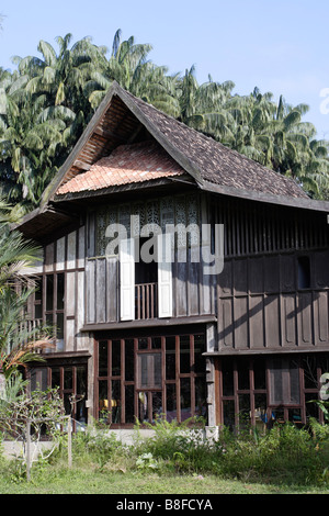 In legno tradizionale casa malese in Terengganu, Malaysia. Foto Stock