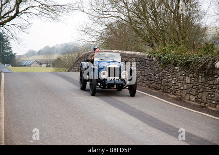 Exmoor VSCC prova della frangia 21 febbraio 2009 vetture assemblaggio all'Anchor Inn Exebridge prima di iniziare Foto Stock