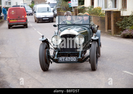 Exmoor VSCC prova della frangia 21 febbraio 2009 vetture assemblaggio all'Anchor Inn Exebridge prima di iniziare Foto Stock