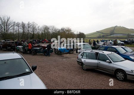 Exmoor VSCC prova della frangia 21 febbraio 2009 vetture assemblaggio all'Anchor Inn Exebridge prima di iniziare Foto Stock