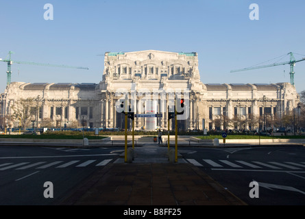 La stazione ferroviaria centrale di milano italia talia viaggio Foto Stock