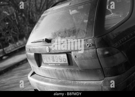 Parcheggiato SAAB 9-5 a Helsingborg, Svezia. Foto scattata durante il loro grande crisi nel febbraio 2009. Per solo uso editoriale Foto Stock