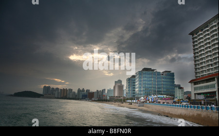 Night Shot di Busan (Pusan) spiaggia in Corea del Sud Foto Stock