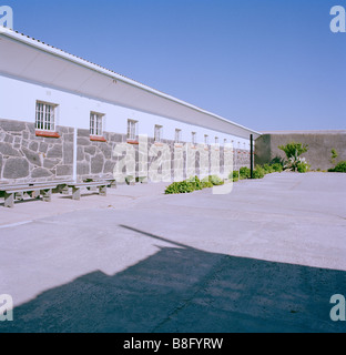 Nelson Mandela nel cortile della prigione di Robben Island Museum a Città del Capo in Sud Africa in Africa subsahariana. apartheid storia storico viaggio storico Foto Stock